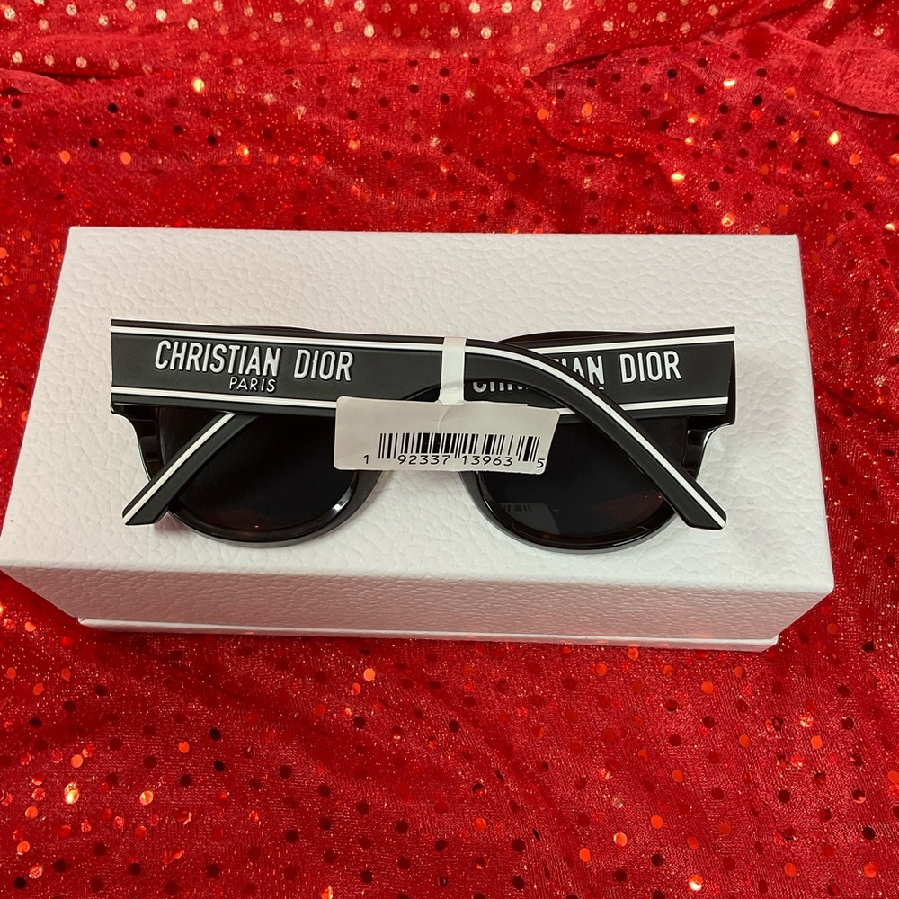 Christian Dior - Picture 3 of 5